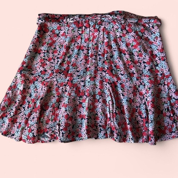 Red & Pink Floral Mini Skirt with Tie Belt –Size L - Picture 2 of 8